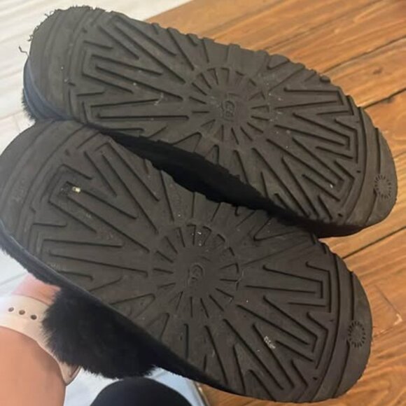 Ugg Sandals - Picture 4 of 4